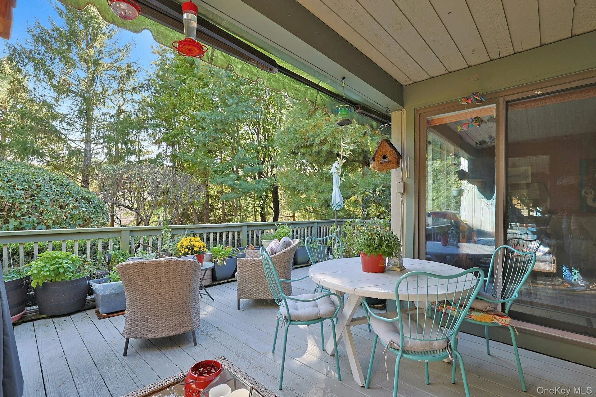 Deck featuring outdoor dining area Deck featuring outdoor dining area
