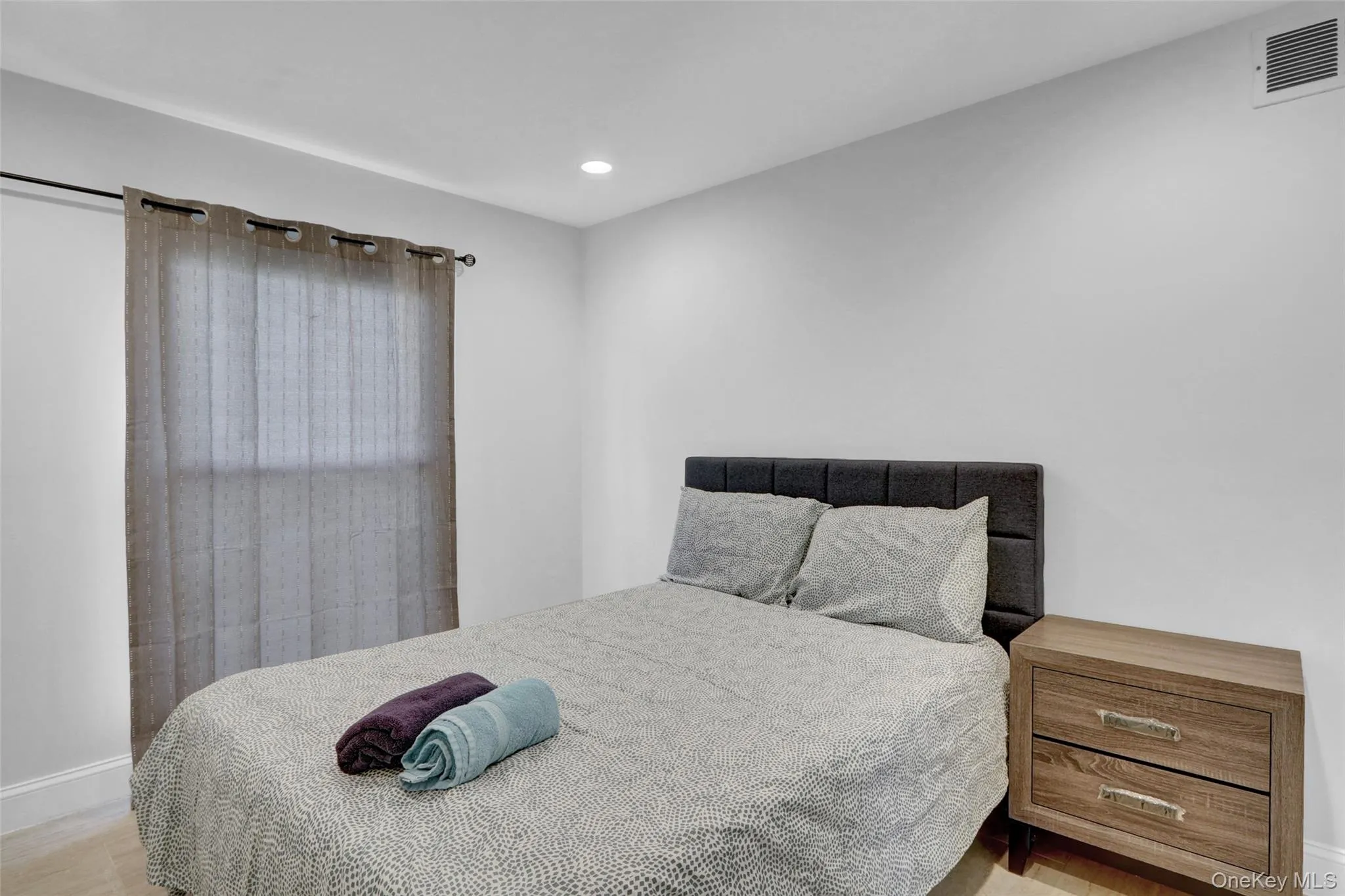 Bedroom 1- DownStairs Bedroom 1- DownStairs