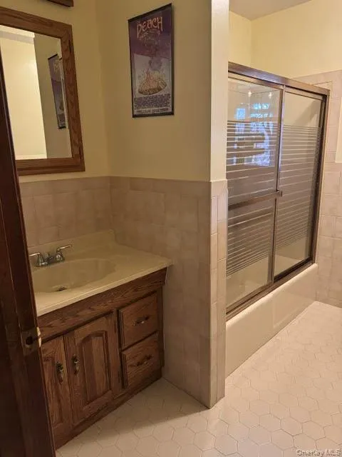 180 West Street, Warwick (town), NY, 2 Bedrooms Bedrooms, 6 Rooms Rooms,2 BathroomsBathrooms,Residential,For Rent,West,0,921356 180 West Street, Warwick (town), NY, 2 Bedrooms Bedrooms, 6 Rooms Rooms,2 BathroomsBathrooms,Residential,For Rent,West,0,921356