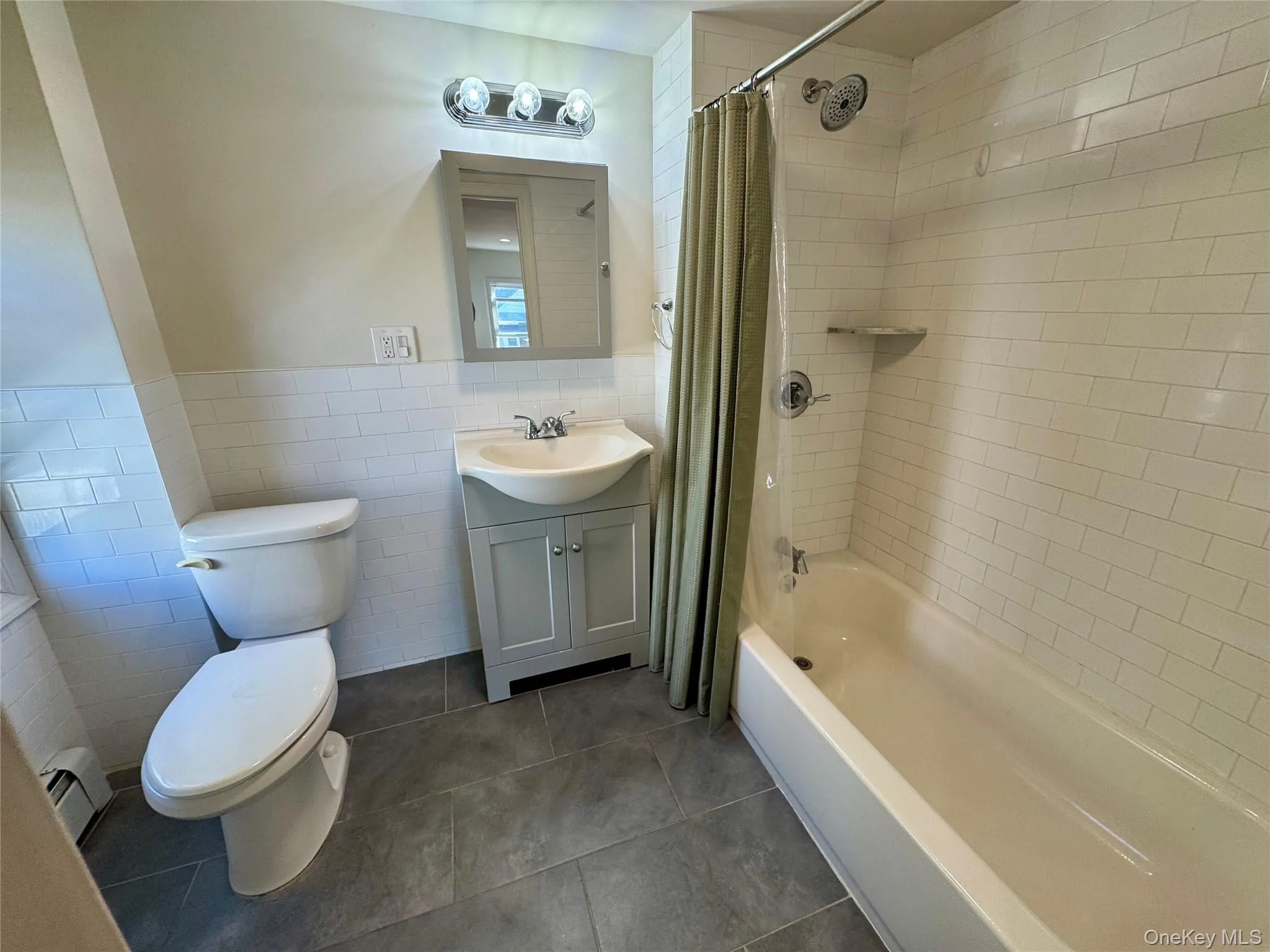 New Large Bathroom w/ Tub New Large Bathroom w/ Tub