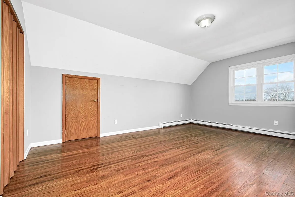 Good size bedroom with ample closet space Good size bedroom with ample closet space