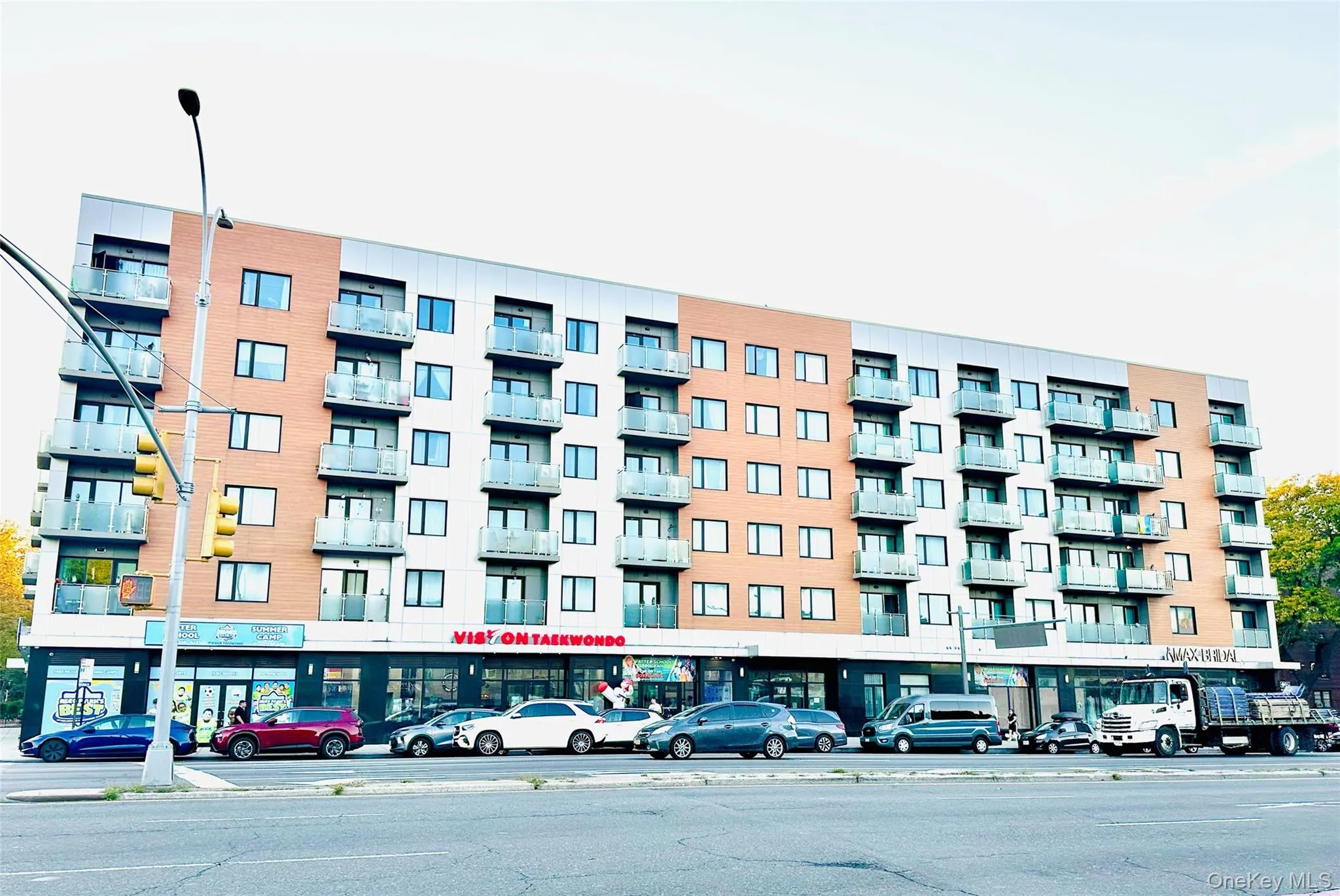 View of apartment building / complex View of apartment building / complex
