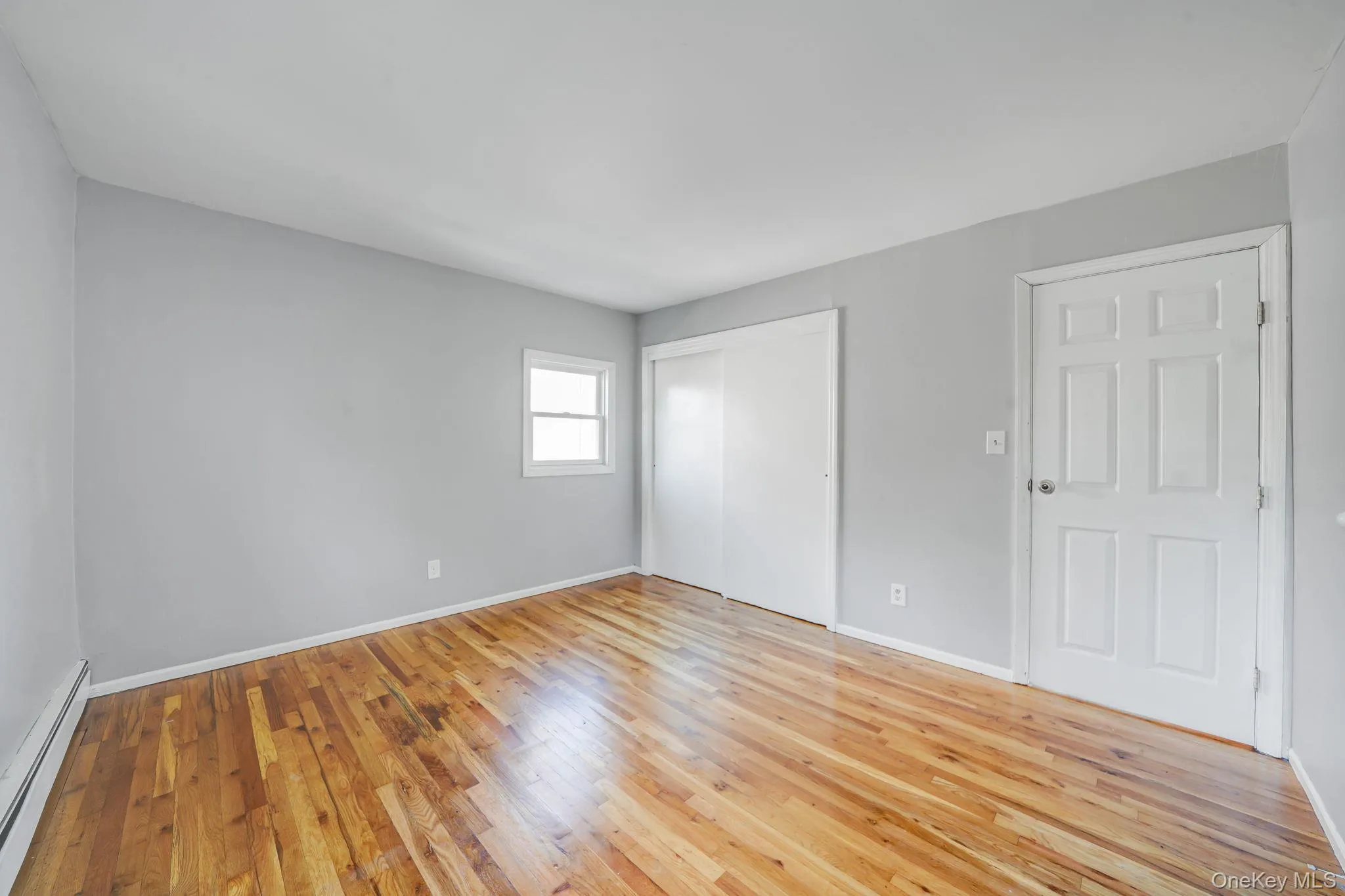 BR 3 with HW Floors BR 3 with HW Floors