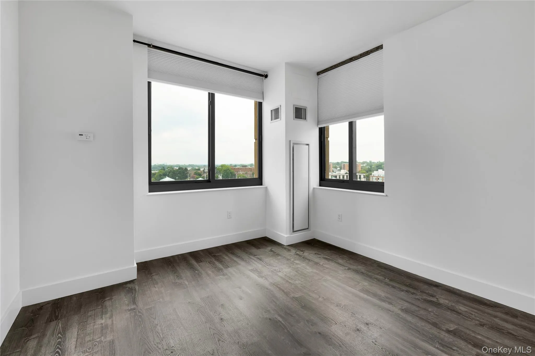 Bright and airy primary bedroom with en-suite bath and walk-in closet. Bright and airy primary bedroom with en-suite bath and walk-in closet.