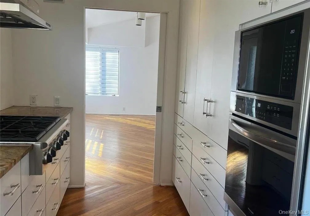 3 Artesian Way, Smithtown, NY, 3 Bedrooms Bedrooms, 6 Rooms Rooms,2 BathroomsBathrooms,Residential Lease,Idx,Artesian,0,921791 3 Artesian Way, Smithtown, NY, 3 Bedrooms Bedrooms, 6 Rooms Rooms,2 BathroomsBathrooms,Residential Lease,Idx,Artesian,0,921791