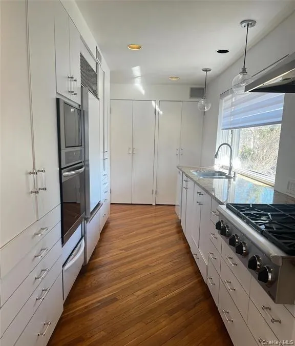 3 Artesian Way, Smithtown, NY, 3 Bedrooms Bedrooms, 6 Rooms Rooms,2 BathroomsBathrooms,Residential Lease,Idx,Artesian,0,921791 3 Artesian Way, Smithtown, NY, 3 Bedrooms Bedrooms, 6 Rooms Rooms,2 BathroomsBathrooms,Residential Lease,Idx,Artesian,0,921791