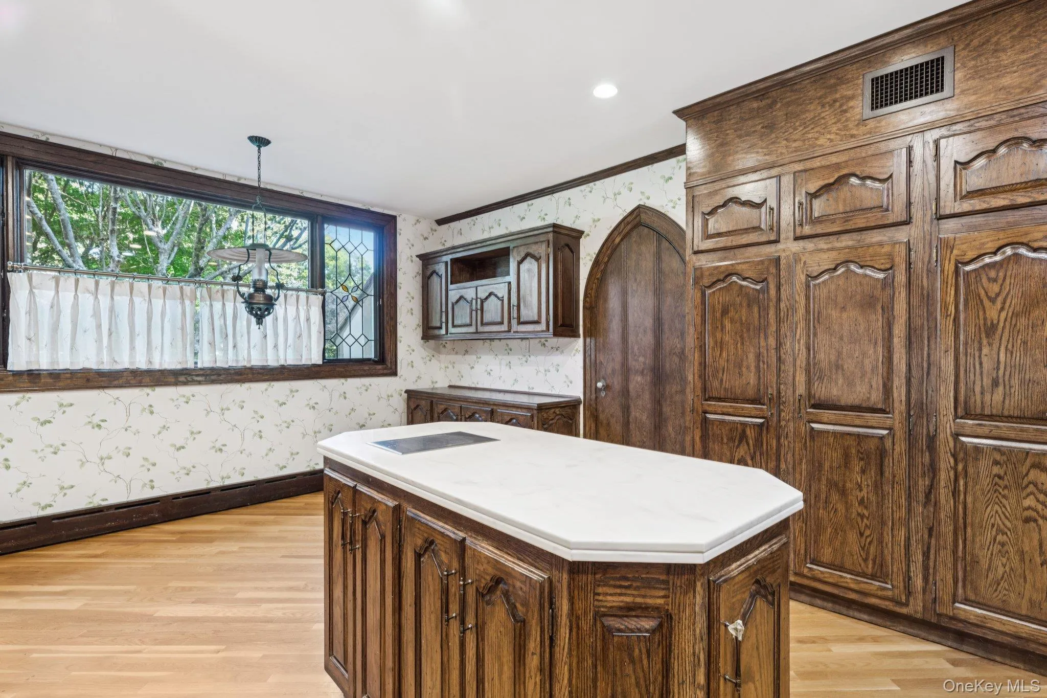 18 Heights Road, North Hempstead, NY, 5 Bedrooms Bedrooms, 16 Rooms Rooms,4 BathroomsBathrooms,Residential Lease,For Rent,Heights,0,921792 18 Heights Road, North Hempstead, NY, 5 Bedrooms Bedrooms, 16 Rooms Rooms,4 BathroomsBathrooms,Residential Lease,For Rent,Heights,0,921792