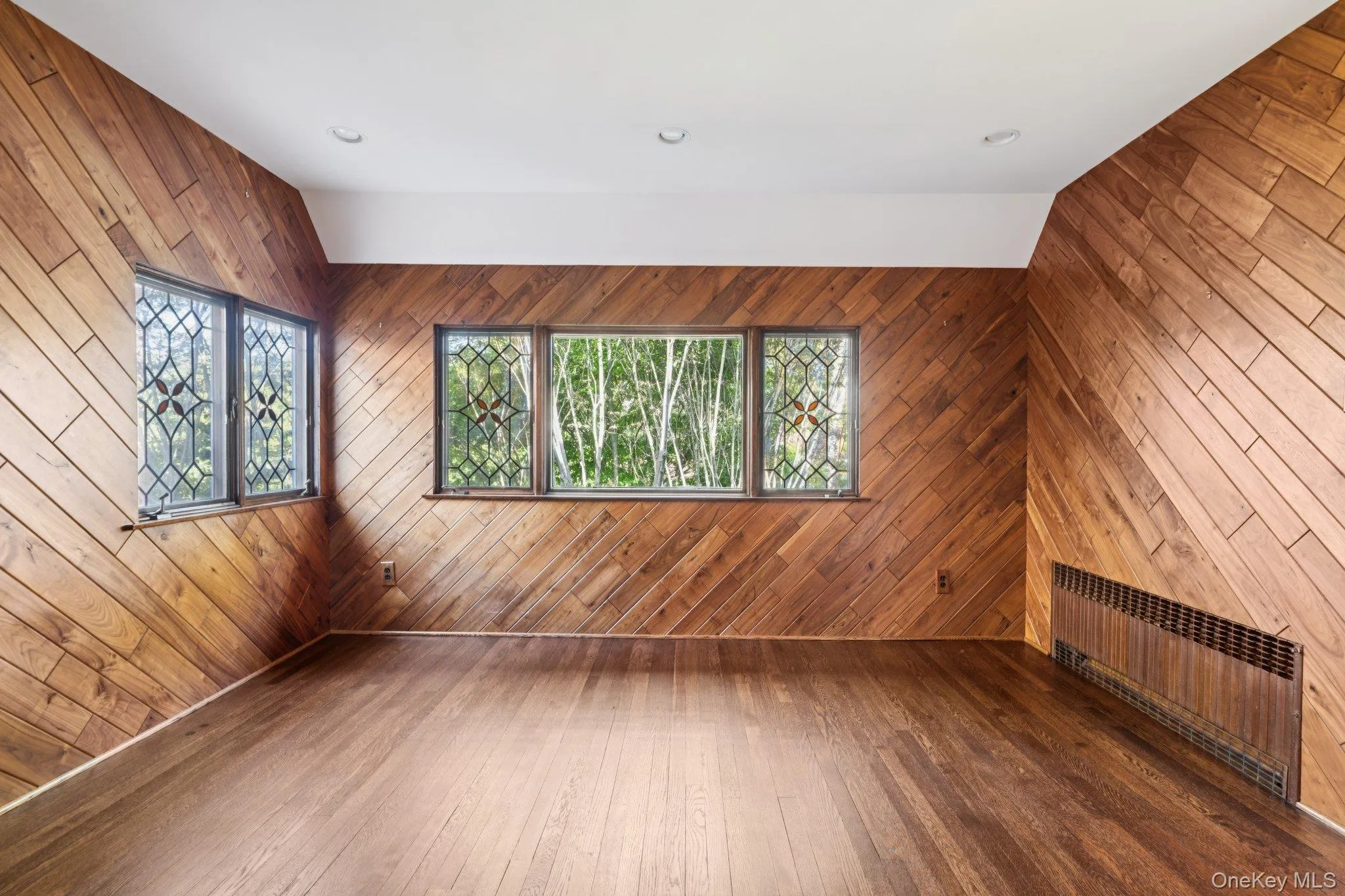 18 Heights Road, North Hempstead, NY, 5 Bedrooms Bedrooms, 16 Rooms Rooms,4 BathroomsBathrooms,Residential Lease,For Rent,Heights,0,921792 18 Heights Road, North Hempstead, NY, 5 Bedrooms Bedrooms, 16 Rooms Rooms,4 BathroomsBathrooms,Residential Lease,For Rent,Heights,0,921792