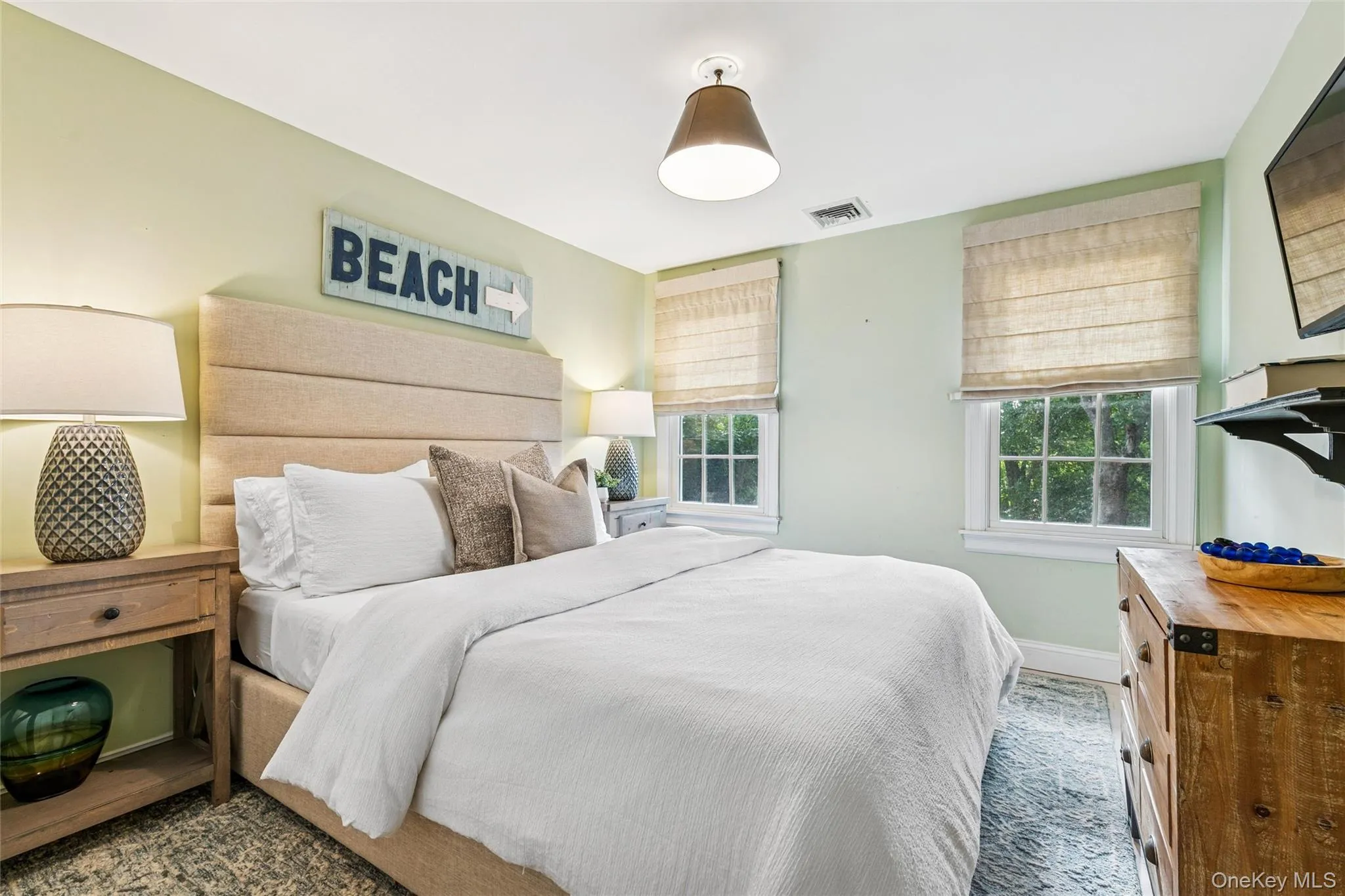 Bedroom with multiple windows Bedroom with multiple windows