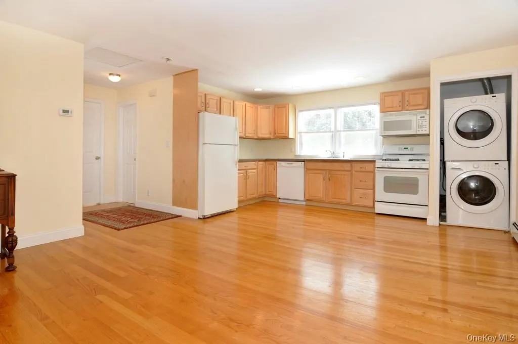 31 Blanchard Avenue, Greenburgh, NY, 1 Bedroom Bedrooms, 3 Rooms Rooms,1 BathroomBathrooms,Residential Lease,Idx,Blanchard,0,922039 31 Blanchard Avenue, Greenburgh, NY, 1 Bedroom Bedrooms, 3 Rooms Rooms,1 BathroomBathrooms,Residential Lease,Idx,Blanchard,0,922039