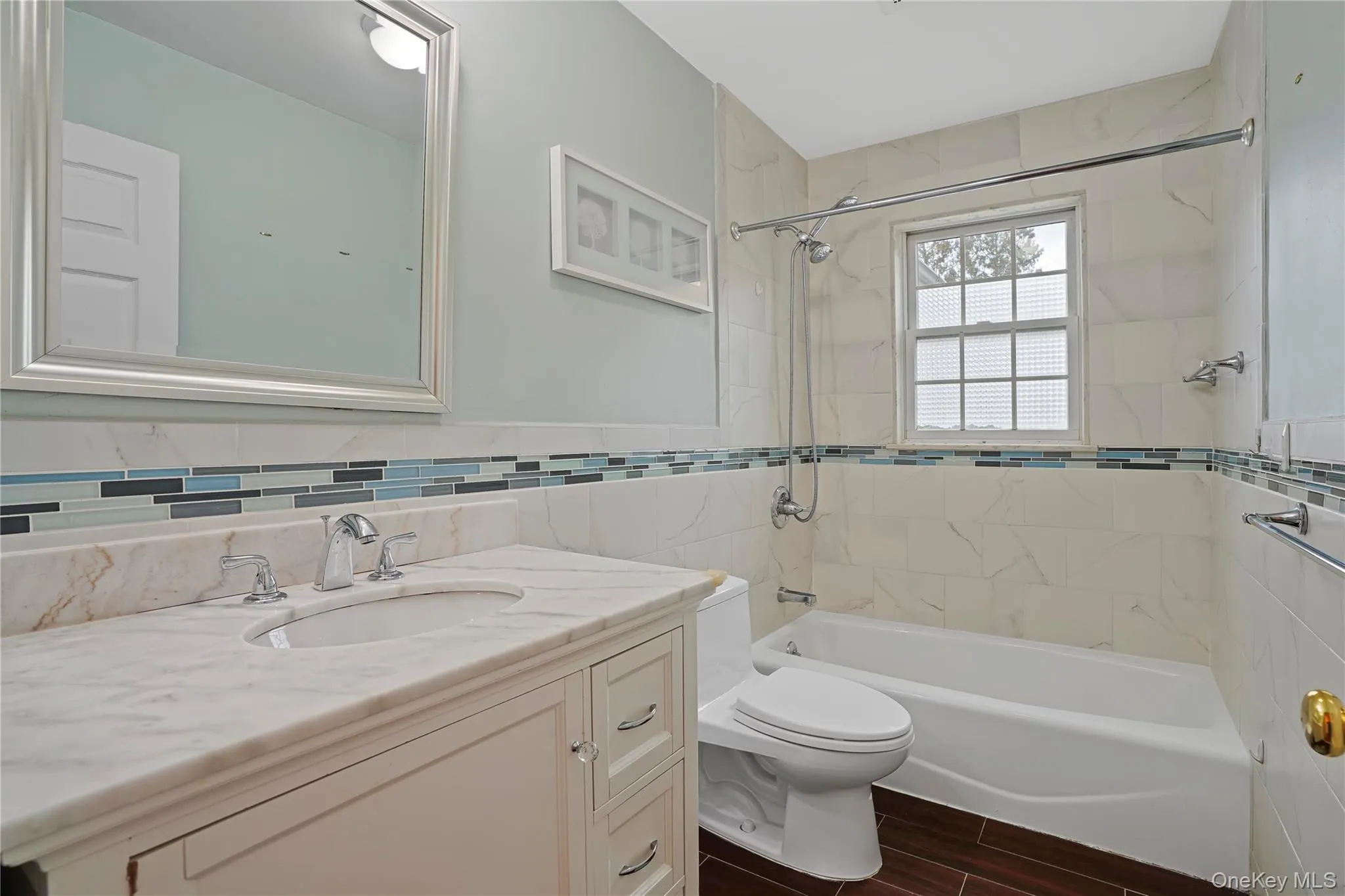 Full hall bath Full hall bath