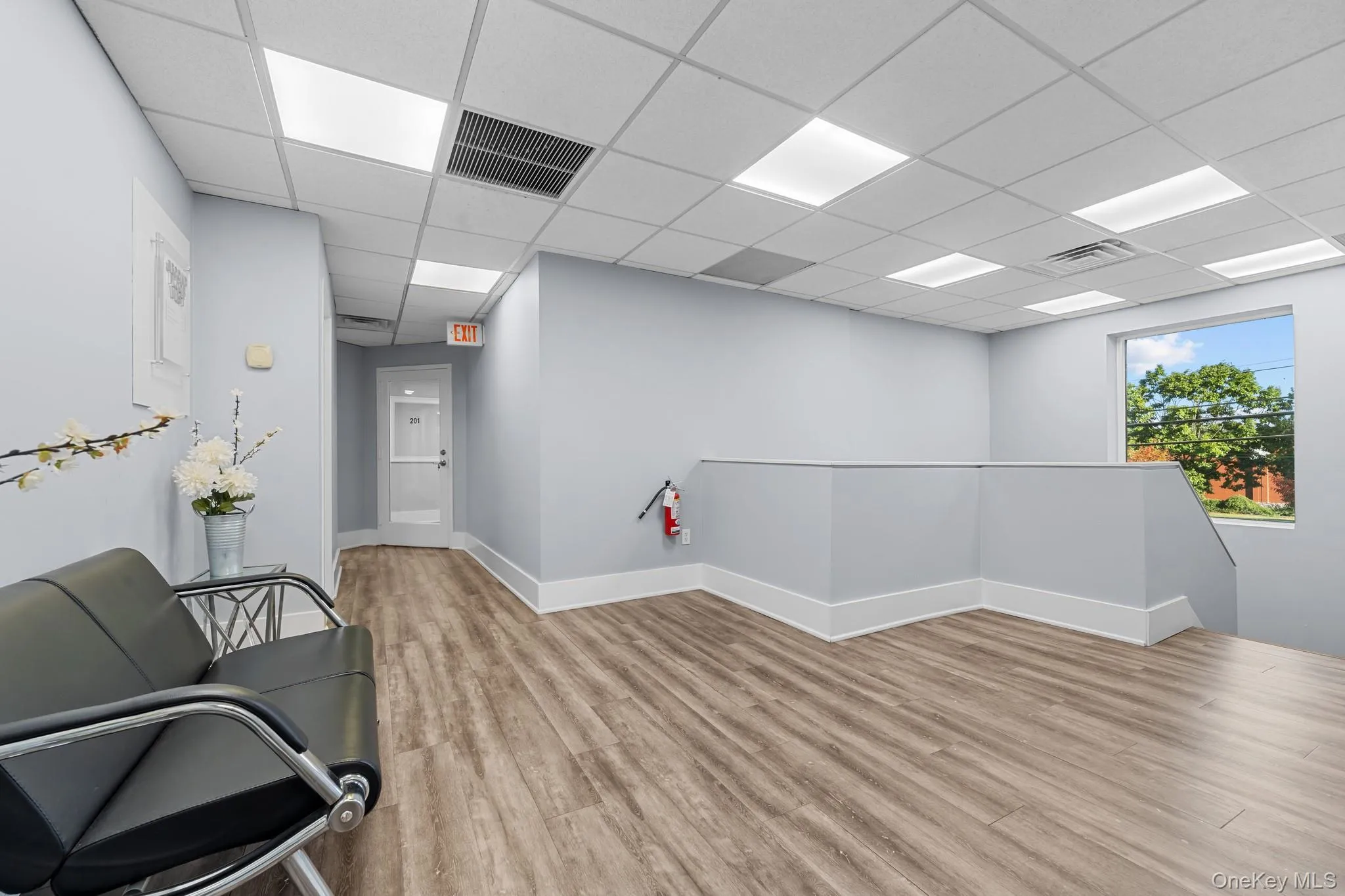 Lobby w/ Restrooms Lobby w/ Restrooms