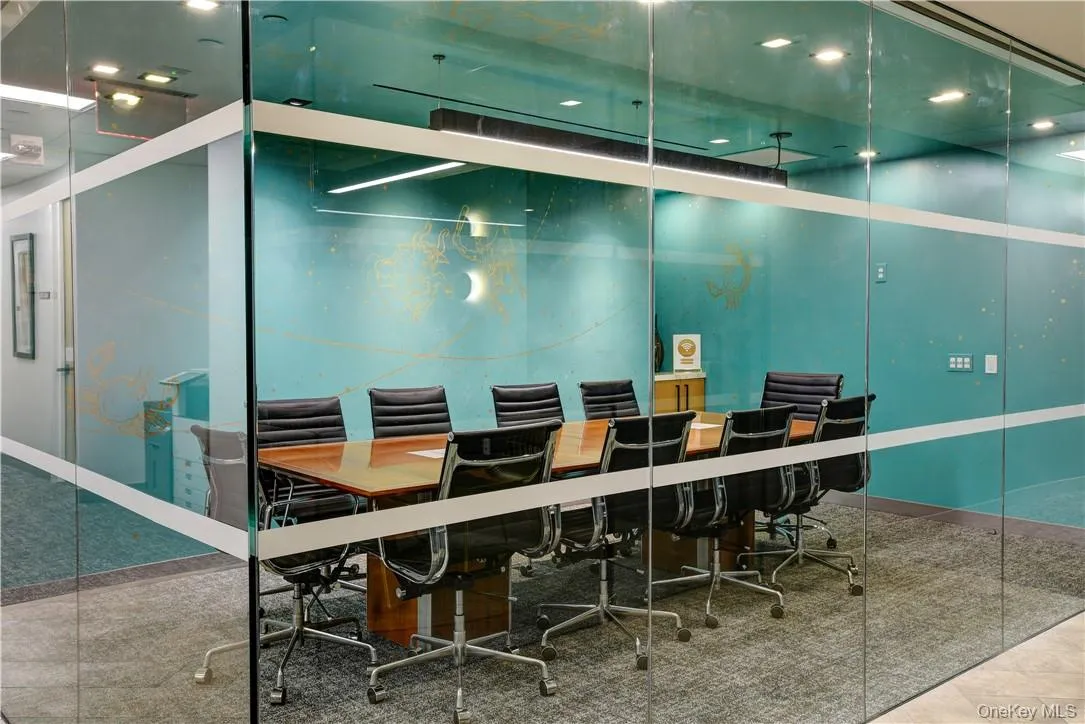 Large Conference Room Large Conference Room