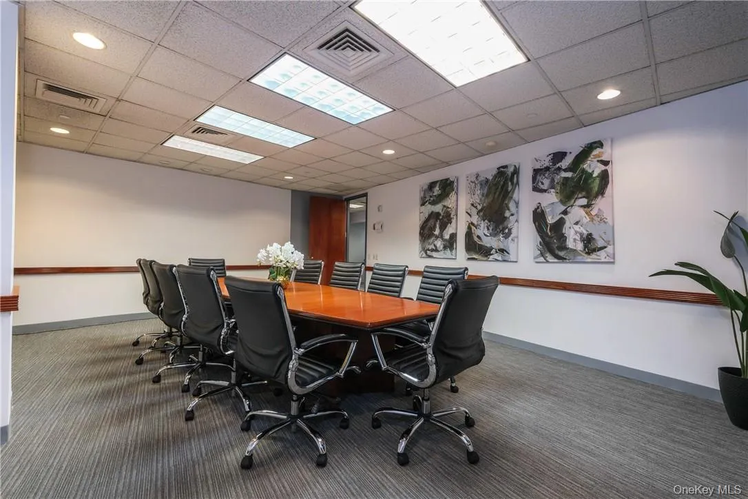 Large Conference Room Large Conference Room