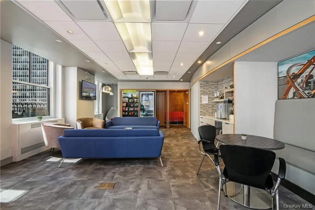 Coffee Lounge Area Linking to Terrace 2 Coffee Lounge Area Linking to Terrace 2