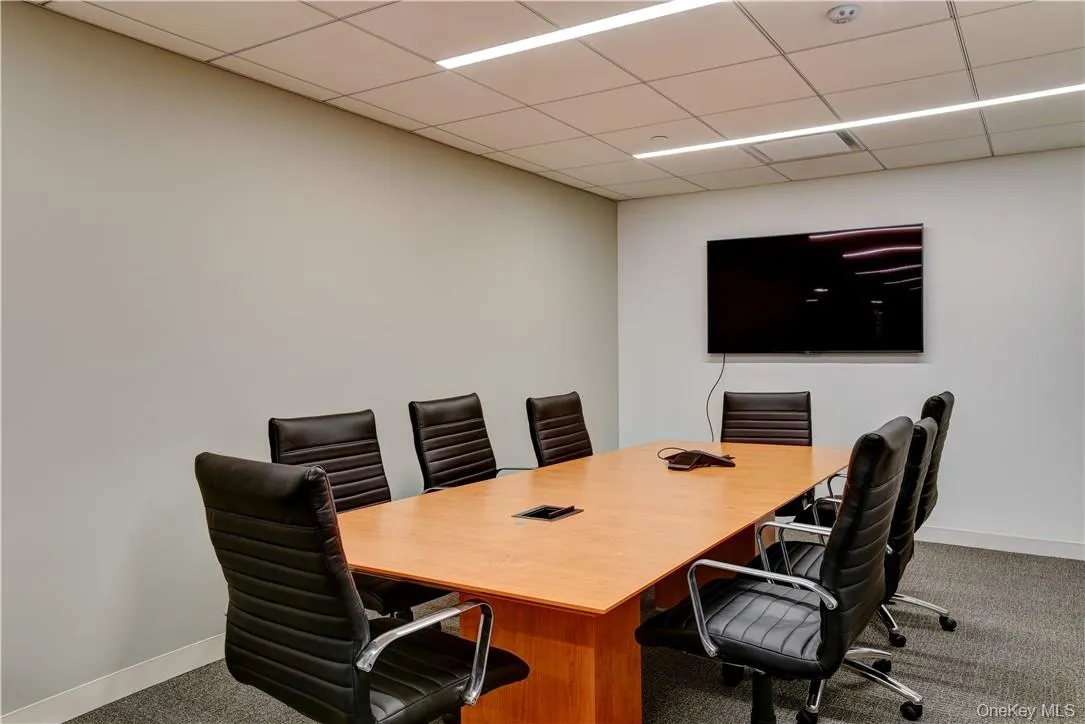 Large Conference room - 8 Large Conference room - 8