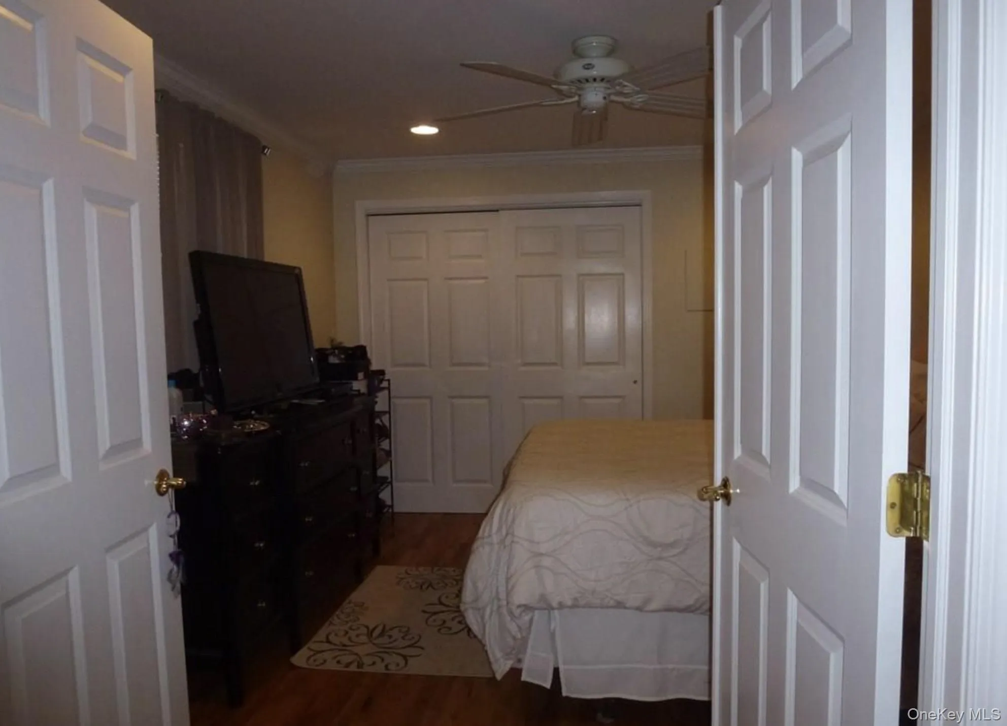 Bedroom with a closet Bedroom with a closet