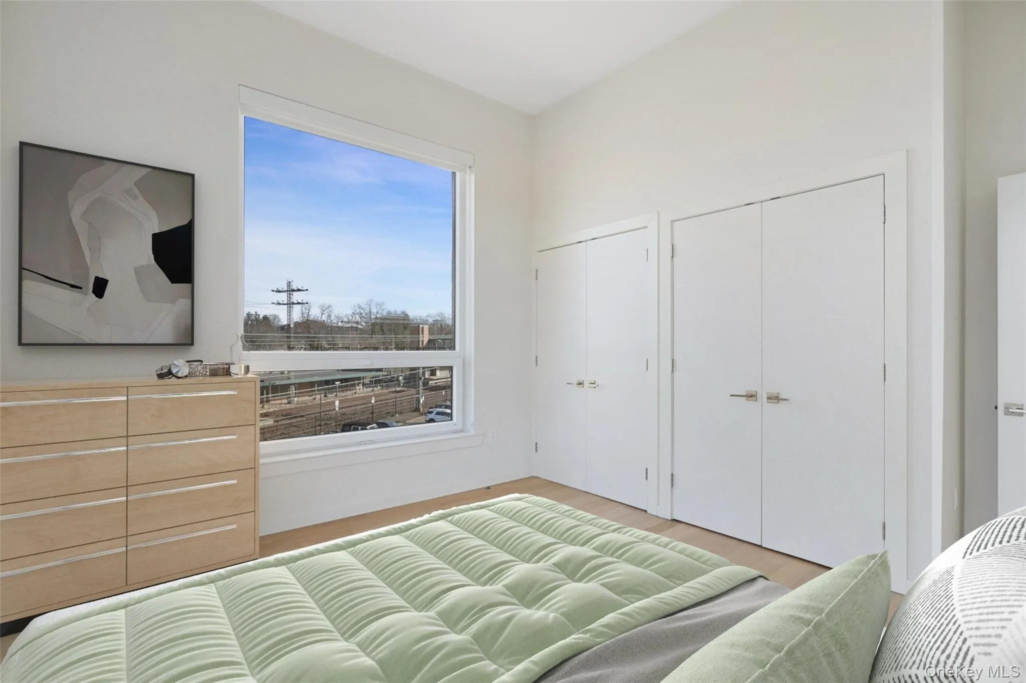 *Photos of alternate unit in the building with the same finishes. Views/layout differs per unit* *Photos of alternate unit in the building with the same finishes. Views/layout differs per unit*