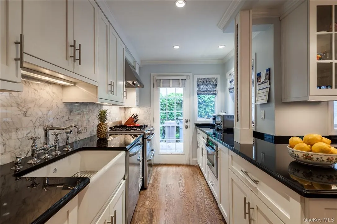 5 Bolton Gardens, Eastchester, NY, 3 Bedrooms Bedrooms, 6 Rooms Rooms,3 BathroomsBathrooms,Residential Lease,Idx,Bolton,0,922294 5 Bolton Gardens, Eastchester, NY, 3 Bedrooms Bedrooms, 6 Rooms Rooms,3 BathroomsBathrooms,Residential Lease,Idx,Bolton,0,922294
