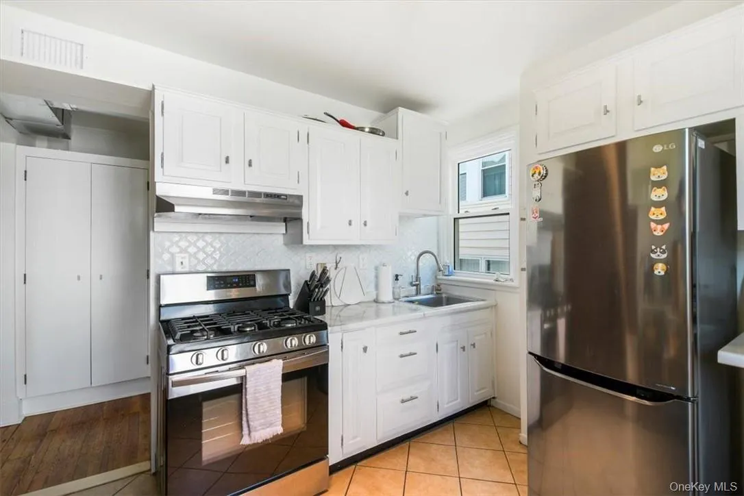 1 Bayview Avenue, New Rochelle, NY, 3 Bedrooms Bedrooms, 8 Rooms Rooms,2 BathroomsBathrooms,Residential Lease,Idx,Bayview,0,922402 1 Bayview Avenue, New Rochelle, NY, 3 Bedrooms Bedrooms, 8 Rooms Rooms,2 BathroomsBathrooms,Residential Lease,Idx,Bayview,0,922402