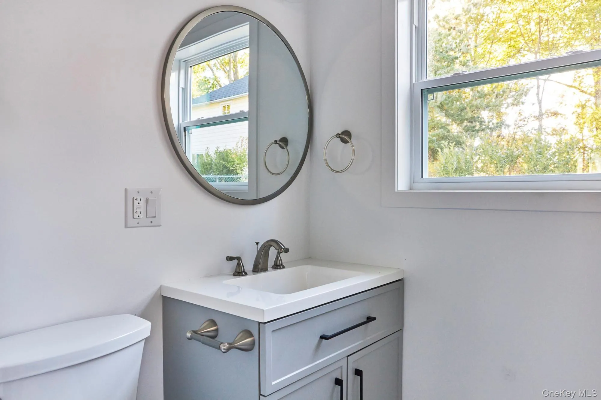 Carriage House - Back Apartment Carriage House - Back Apartment
