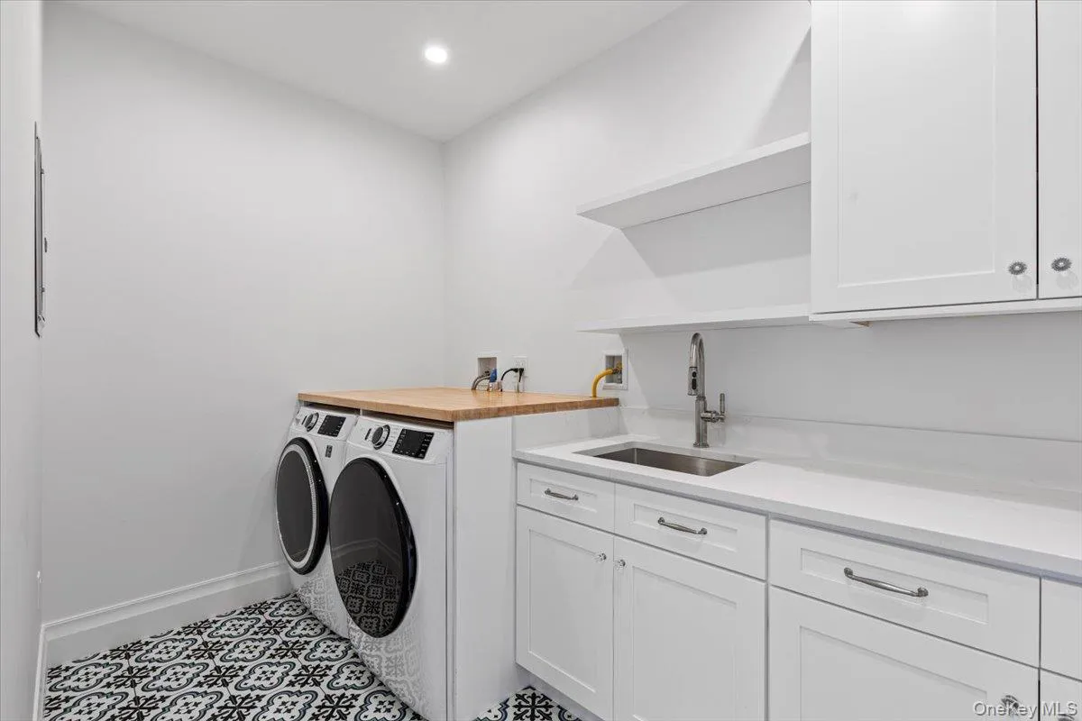 2nd Floor Laundry 2nd Floor Laundry
