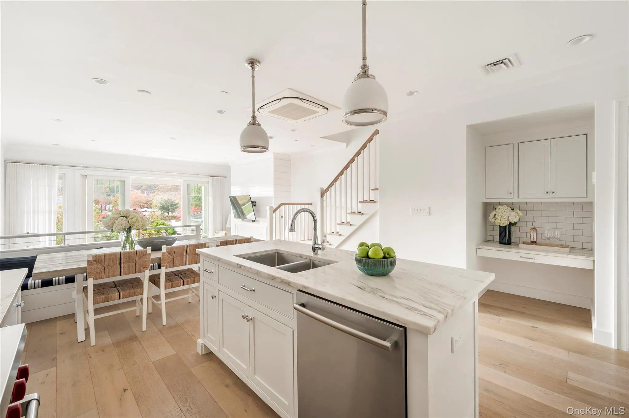 3 Old Boathouse Lane, Southampton, NY, 3 Bedrooms Bedrooms, 9 Rooms Rooms,3 BathroomsBathrooms,Residential,For Rent,Old Boathouse,0,922506 3 Old Boathouse Lane, Southampton, NY, 3 Bedrooms Bedrooms, 9 Rooms Rooms,3 BathroomsBathrooms,Residential,For Rent,Old Boathouse,0,922506