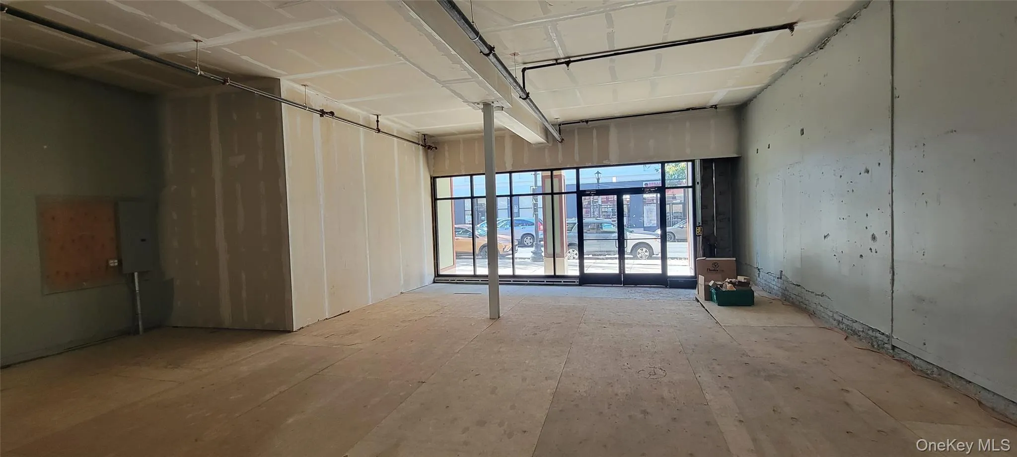 3,300 SF commercial space 3,300 SF commercial space