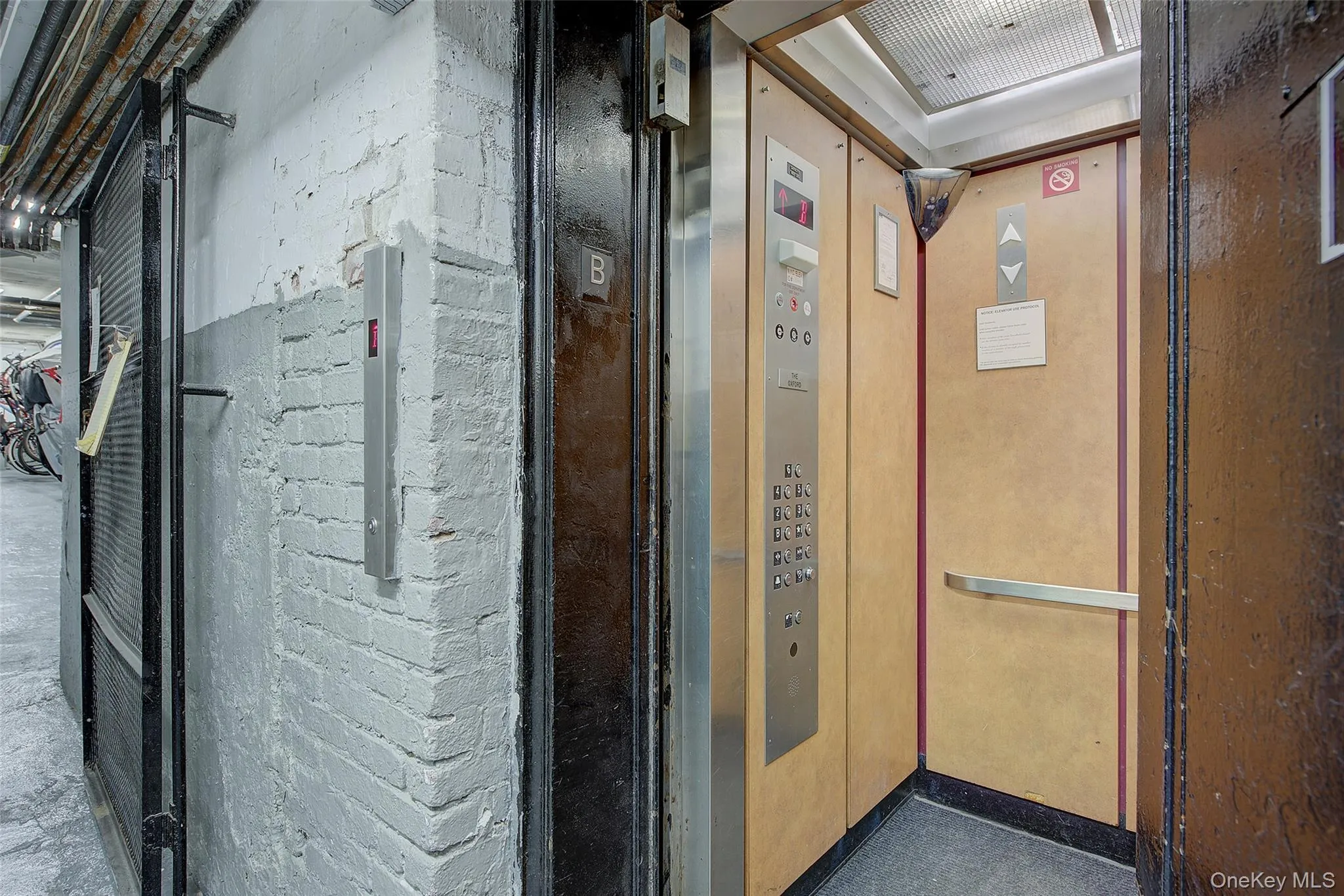 Elevator Elevator
