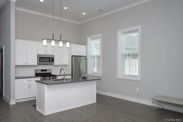 75 Circle Drive, Islip, NY, 2 Bedrooms Bedrooms, 4 Rooms Rooms,1 BathroomBathrooms,Residential Lease,Idx,Circle,0,923218 75 Circle Drive, Islip, NY, 2 Bedrooms Bedrooms, 4 Rooms Rooms,1 BathroomBathrooms,Residential Lease,Idx,Circle,0,923218