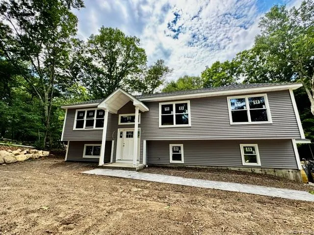4 Webster Place, Patterson, NY, 3 Bedrooms Bedrooms, 8 Rooms Rooms,3 BathroomsBathrooms,Residential,For Rent,Webster,0,923220 4 Webster Place, Patterson, NY, 3 Bedrooms Bedrooms, 8 Rooms Rooms,3 BathroomsBathrooms,Residential,For Rent,Webster,0,923220