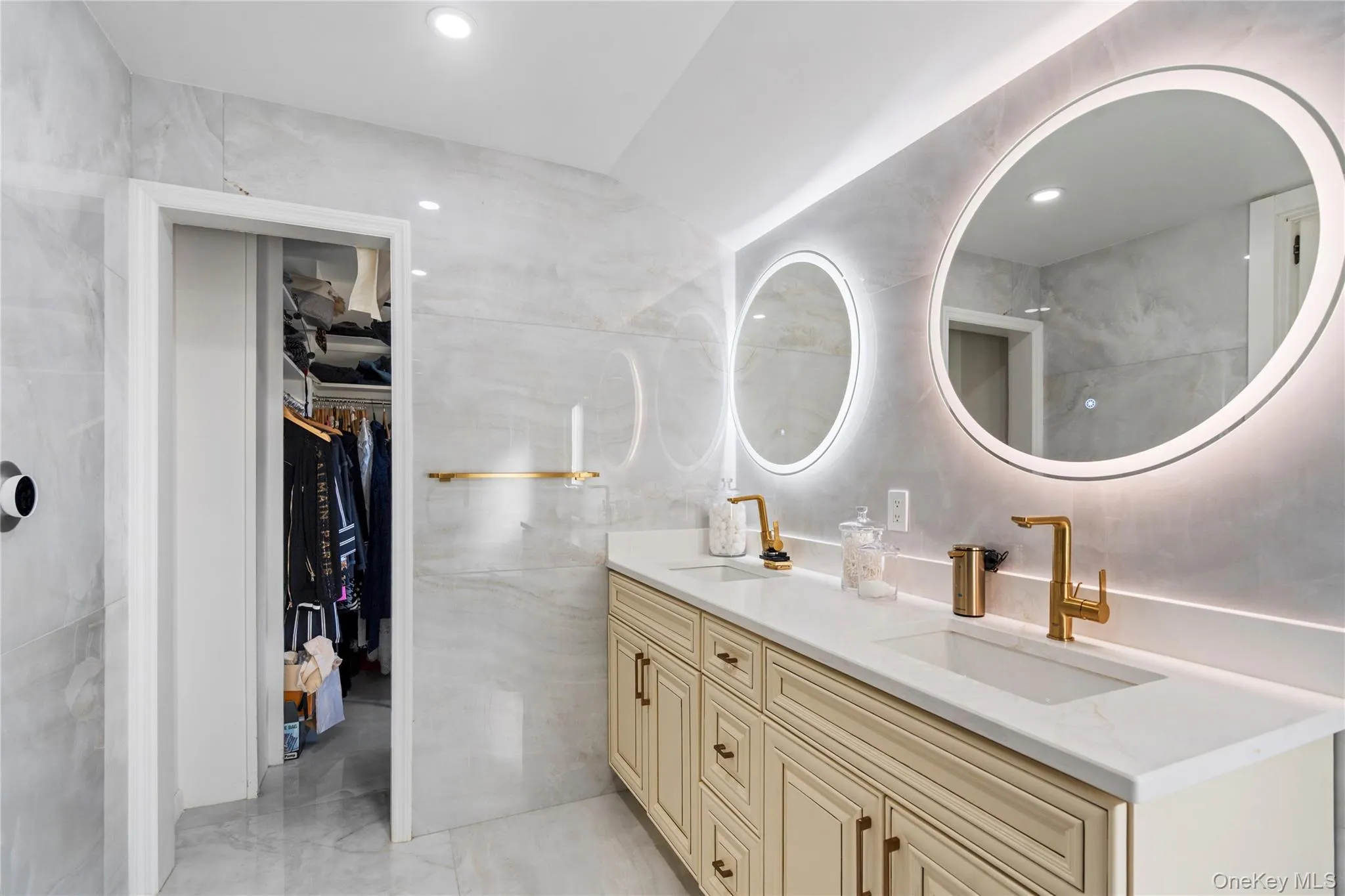 Full Bathroom Full Bathroom