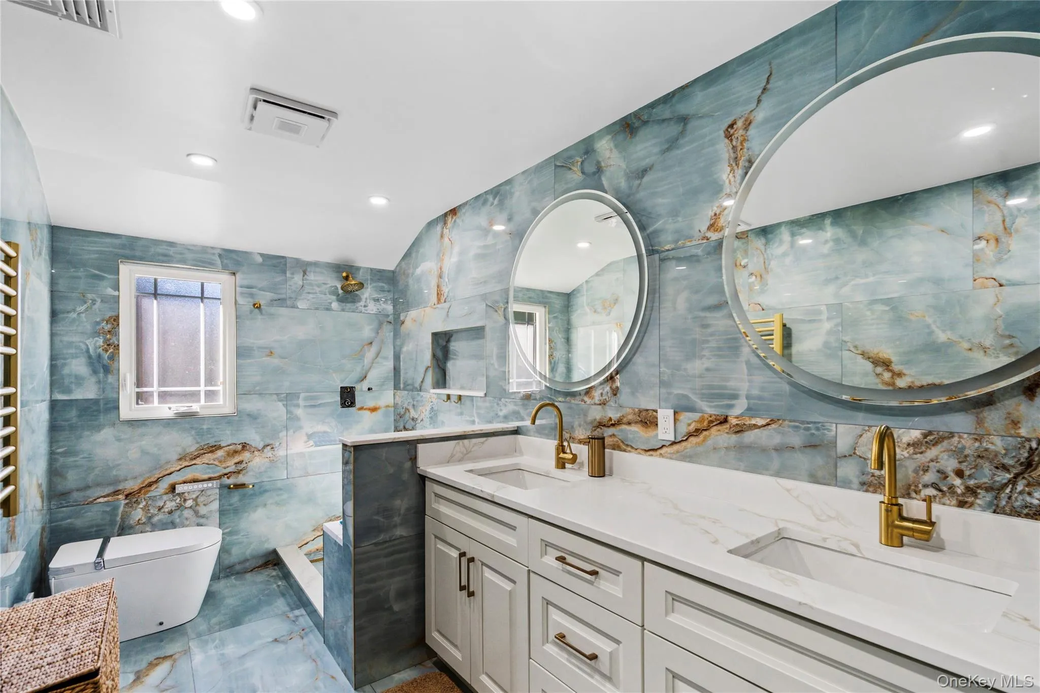 Full Bathroom Full Bathroom