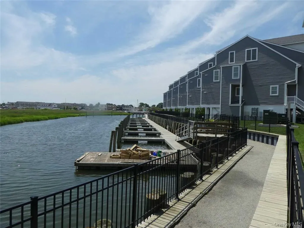 237 Marina Pointe Drive, Hempstead, NY, 2 Bedrooms Bedrooms, 5 Rooms Rooms,2 BathroomsBathrooms,Residential Lease,Idx,Marina Pointe,0,923257 237 Marina Pointe Drive, Hempstead, NY, 2 Bedrooms Bedrooms, 5 Rooms Rooms,2 BathroomsBathrooms,Residential Lease,Idx,Marina Pointe,0,923257