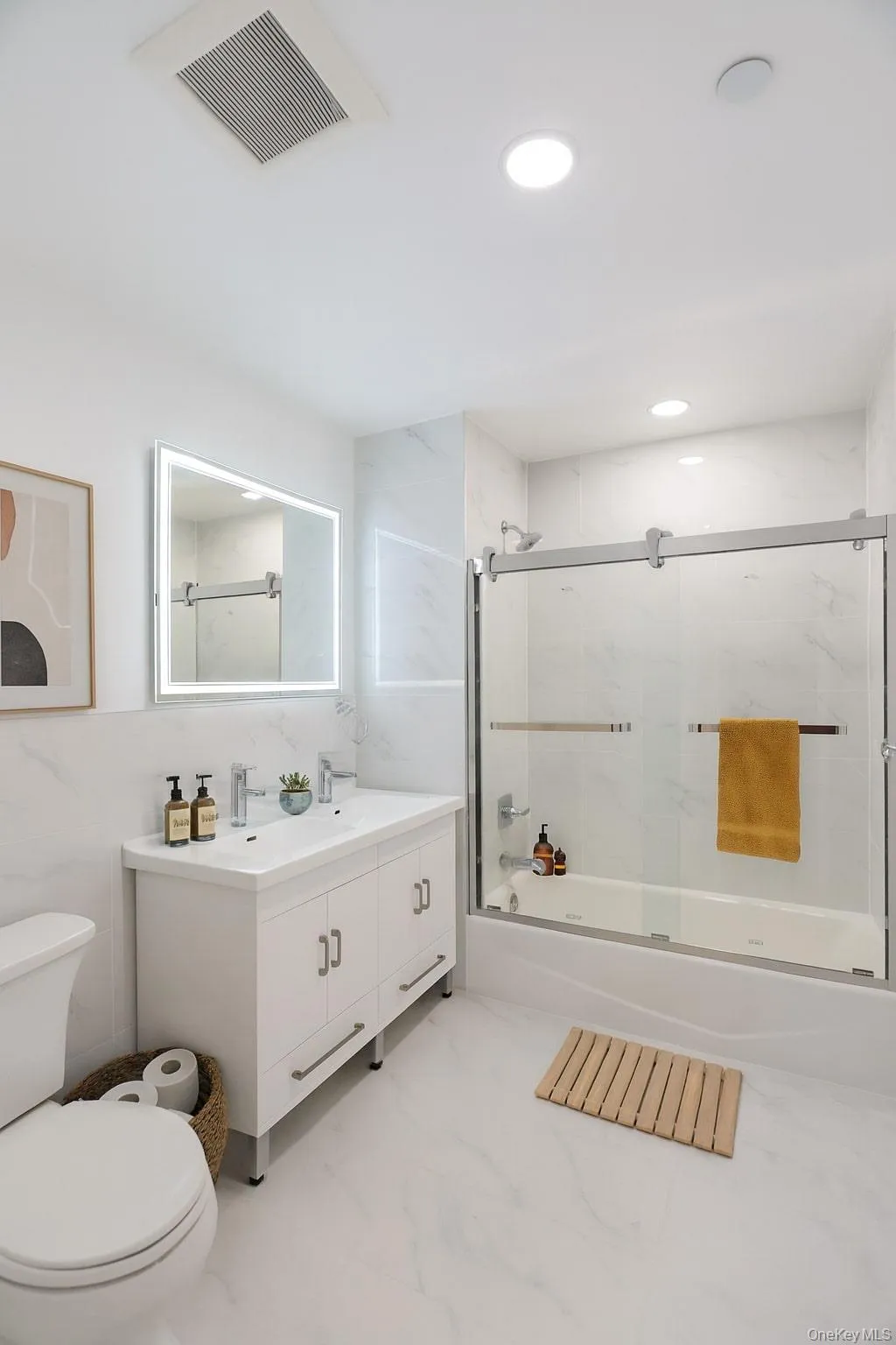Virtually staged bathroom with modern decor Virtually staged bathroom with modern decor