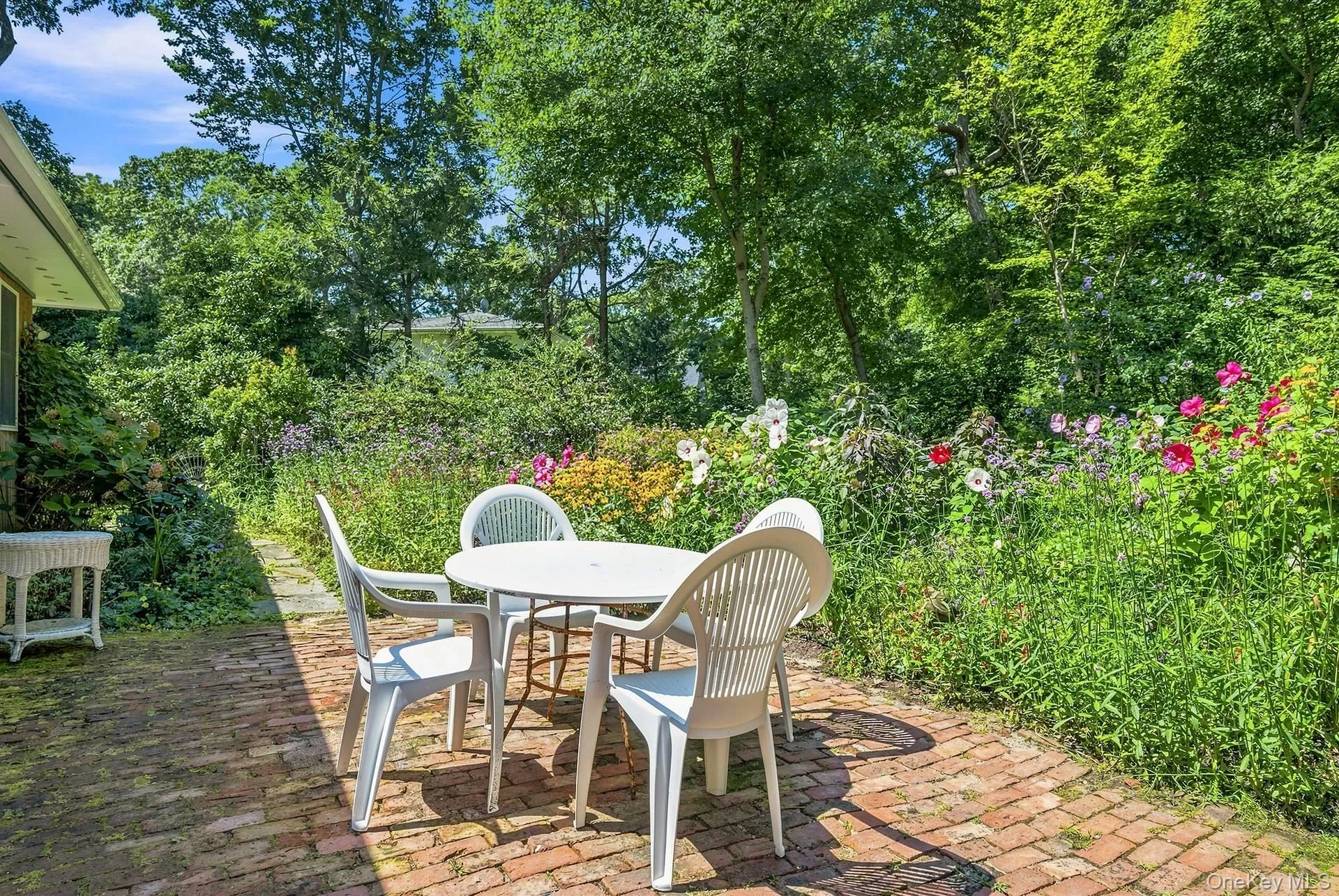 50 Barnes Hole Road, East Hampton, NY, 3 Bedrooms Bedrooms, 8 Rooms Rooms,2 BathroomsBathrooms,Residential,For Rent,Barnes Hole,0,923384 50 Barnes Hole Road, East Hampton, NY, 3 Bedrooms Bedrooms, 8 Rooms Rooms,2 BathroomsBathrooms,Residential,For Rent,Barnes Hole,0,923384