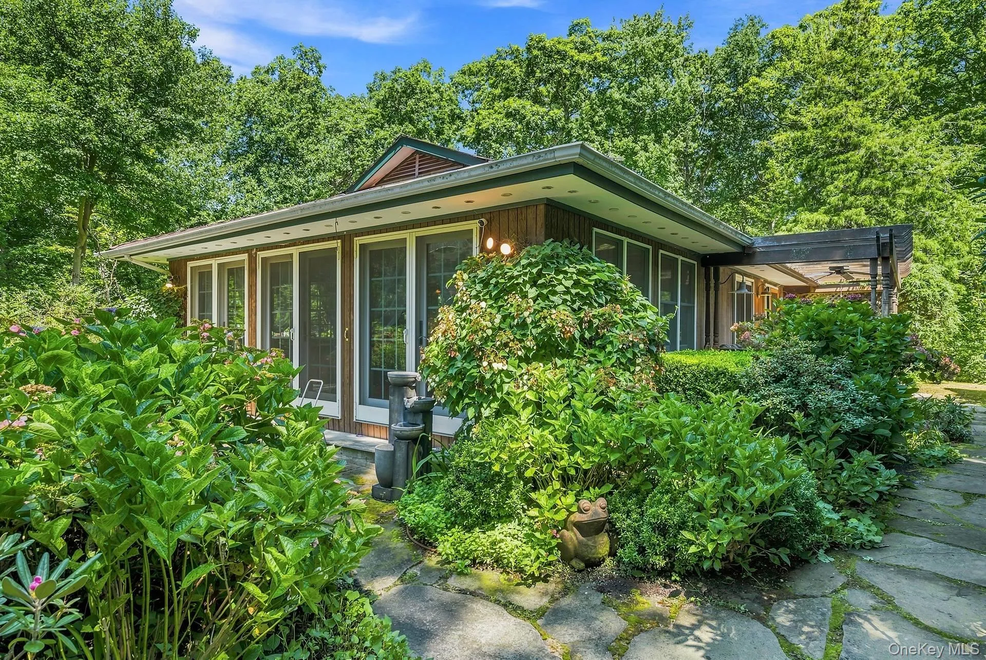 50 Barnes Hole Road, East Hampton, NY, 3 Bedrooms Bedrooms, 8 Rooms Rooms,2 BathroomsBathrooms,Residential,For Rent,Barnes Hole,0,923384 50 Barnes Hole Road, East Hampton, NY, 3 Bedrooms Bedrooms, 8 Rooms Rooms,2 BathroomsBathrooms,Residential,For Rent,Barnes Hole,0,923384