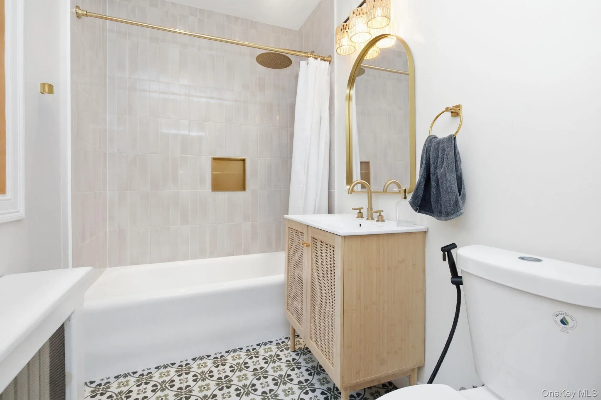 260 Devonia Avenue, Mount Vernon, NY, 5 Bedrooms Bedrooms, 9 Rooms Rooms,3 BathroomsBathrooms,Residential,For Rent,Devonia,0,923616 260 Devonia Avenue, Mount Vernon, NY, 5 Bedrooms Bedrooms, 9 Rooms Rooms,3 BathroomsBathrooms,Residential,For Rent,Devonia,0,923616
