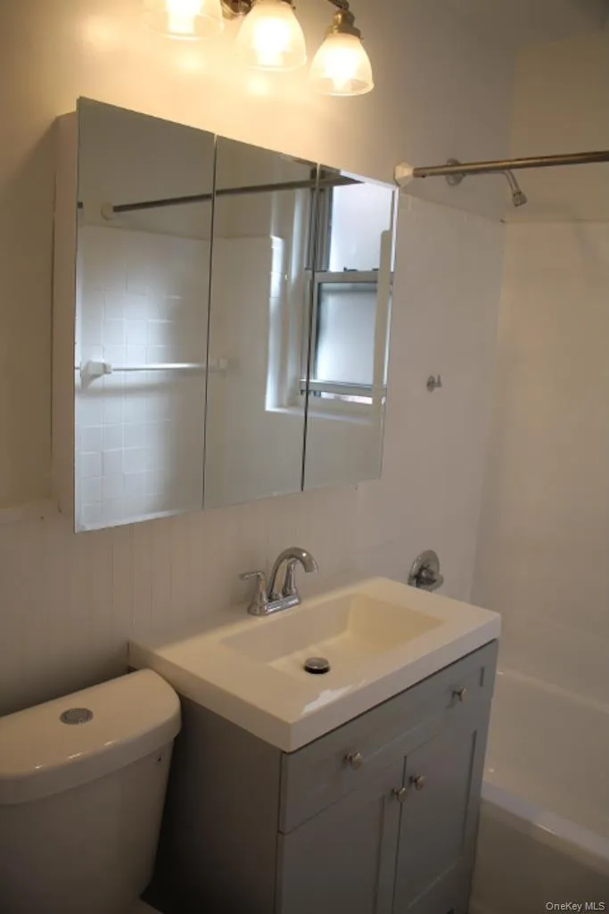 Full bath with vanity and washtub / shower combination Full bath with vanity and washtub / shower combination