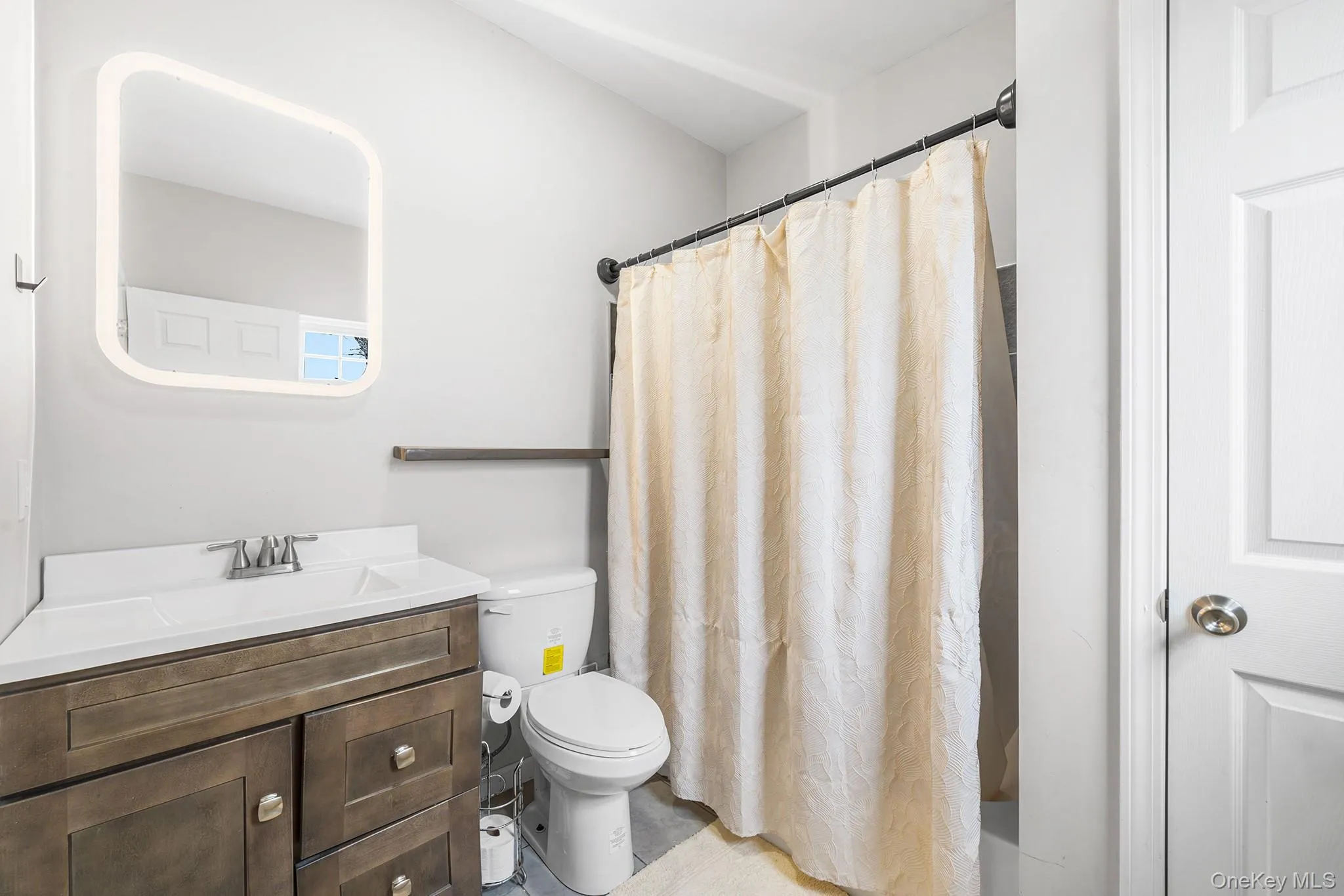 5 Oak Ridge Road, Middletown, NY, 4 Bedrooms Bedrooms, 8 Rooms Rooms,3 BathroomsBathrooms,Residential,For Rent,Oak Ridge,0,923828 5 Oak Ridge Road, Middletown, NY, 4 Bedrooms Bedrooms, 8 Rooms Rooms,3 BathroomsBathrooms,Residential,For Rent,Oak Ridge,0,923828
