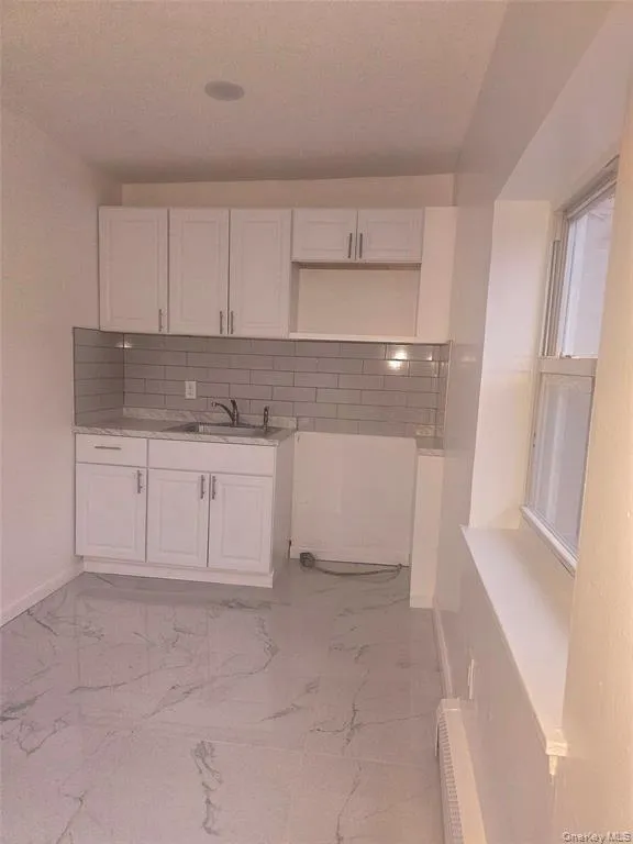 1471 Straight Path, Babylon, NY, 2 Bedroom Bedrooms, 5 Room Rooms,1 BathroomBathrooms,Residential Lease,For Rent,Straight,0,924007 1471 Straight Path, Babylon, NY, 2 Bedroom Bedrooms, 5 Room Rooms,1 BathroomBathrooms,Residential Lease,For Rent,Straight,0,924007
