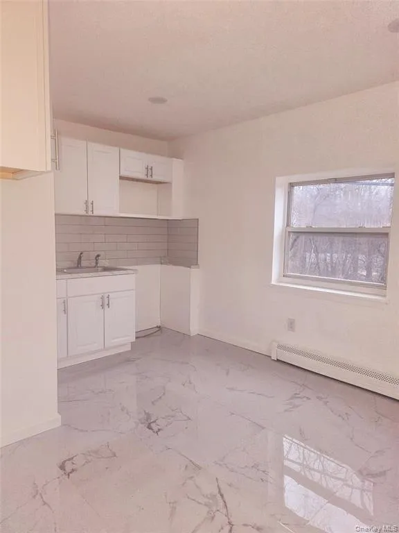 1471 Straight Path, Babylon, NY, 2 Bedroom Bedrooms, 5 Room Rooms,1 BathroomBathrooms,Residential Lease,For Rent,Straight,0,924007 1471 Straight Path, Babylon, NY, 2 Bedroom Bedrooms, 5 Room Rooms,1 BathroomBathrooms,Residential Lease,For Rent,Straight,0,924007