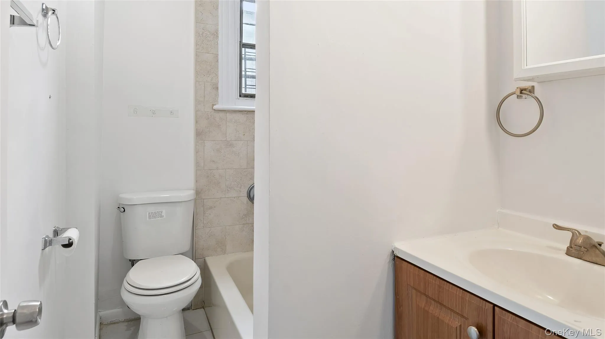 39 Victor Street, Yonkers, NY, 3 Bedrooms Bedrooms, 5 Rooms Rooms,1 BathroomBathrooms,Residential Lease,For Rent,Victor,0,924013 39 Victor Street, Yonkers, NY, 3 Bedrooms Bedrooms, 5 Rooms Rooms,1 BathroomBathrooms,Residential Lease,For Rent,Victor,0,924013