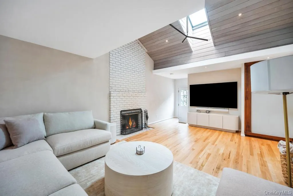 8 Lovell Road, Southampton, NY, 3 Bedrooms Bedrooms, 6 Rooms Rooms,2 BathroomsBathrooms,Residential Lease,Idx,Lovell,0,924023 8 Lovell Road, Southampton, NY, 3 Bedrooms Bedrooms, 6 Rooms Rooms,2 BathroomsBathrooms,Residential Lease,Idx,Lovell,0,924023