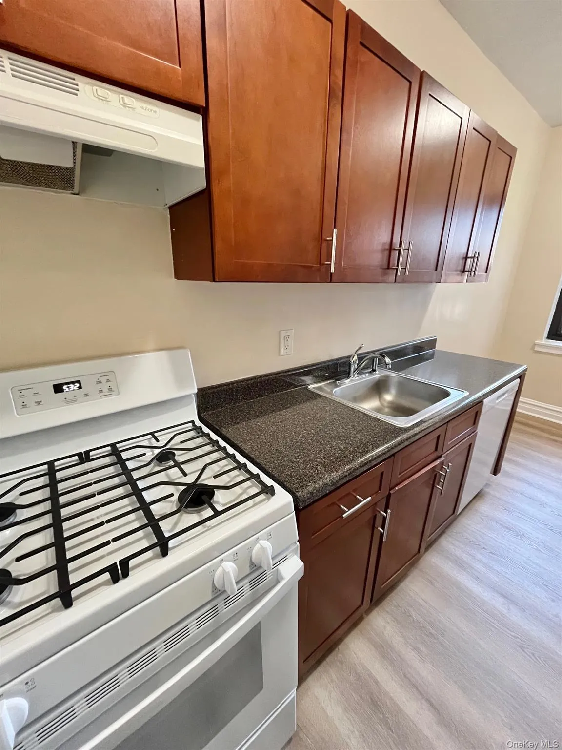 110 Stonelea Stonelea, New Rochelle, NY, 2 Bedrooms Bedrooms, 3 Rooms Rooms,1 BathroomBathrooms,Residential Lease,For Rent,Stonelea,0,924070 110 Stonelea Stonelea, New Rochelle, NY, 2 Bedrooms Bedrooms, 3 Rooms Rooms,1 BathroomBathrooms,Residential Lease,For Rent,Stonelea,0,924070