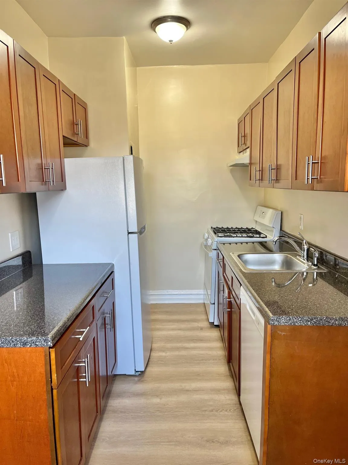 110 Stonelea Stonelea, New Rochelle, NY, 2 Bedrooms Bedrooms, 3 Rooms Rooms,1 BathroomBathrooms,Residential Lease,For Rent,Stonelea,0,924070 110 Stonelea Stonelea, New Rochelle, NY, 2 Bedrooms Bedrooms, 3 Rooms Rooms,1 BathroomBathrooms,Residential Lease,For Rent,Stonelea,0,924070