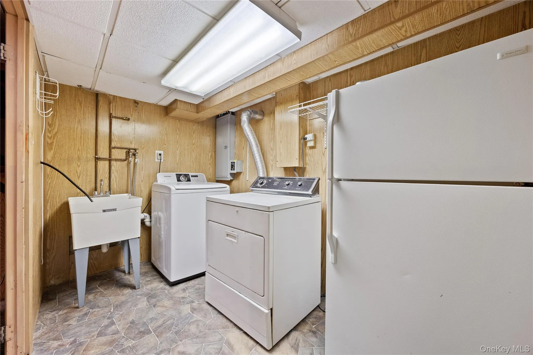 9 Bart Court, Oyster Bay, NY, 3 Bedrooms Bedrooms, 7 Rooms Rooms,2 BathroomsBathrooms,Residential Lease,Idx,Bart,0,924209 9 Bart Court, Oyster Bay, NY, 3 Bedrooms Bedrooms, 7 Rooms Rooms,2 BathroomsBathrooms,Residential Lease,Idx,Bart,0,924209