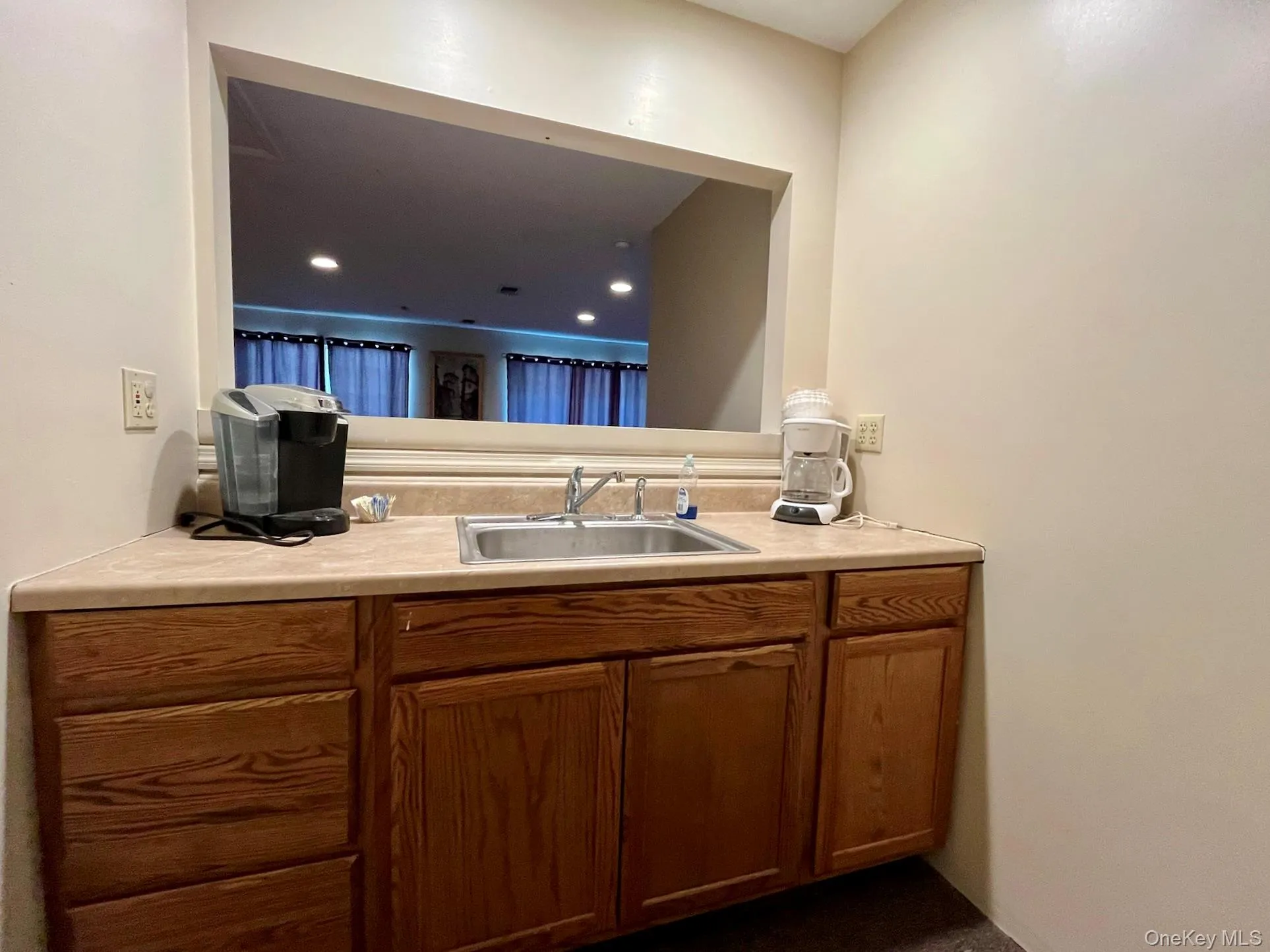 Kitchenette area Kitchenette area