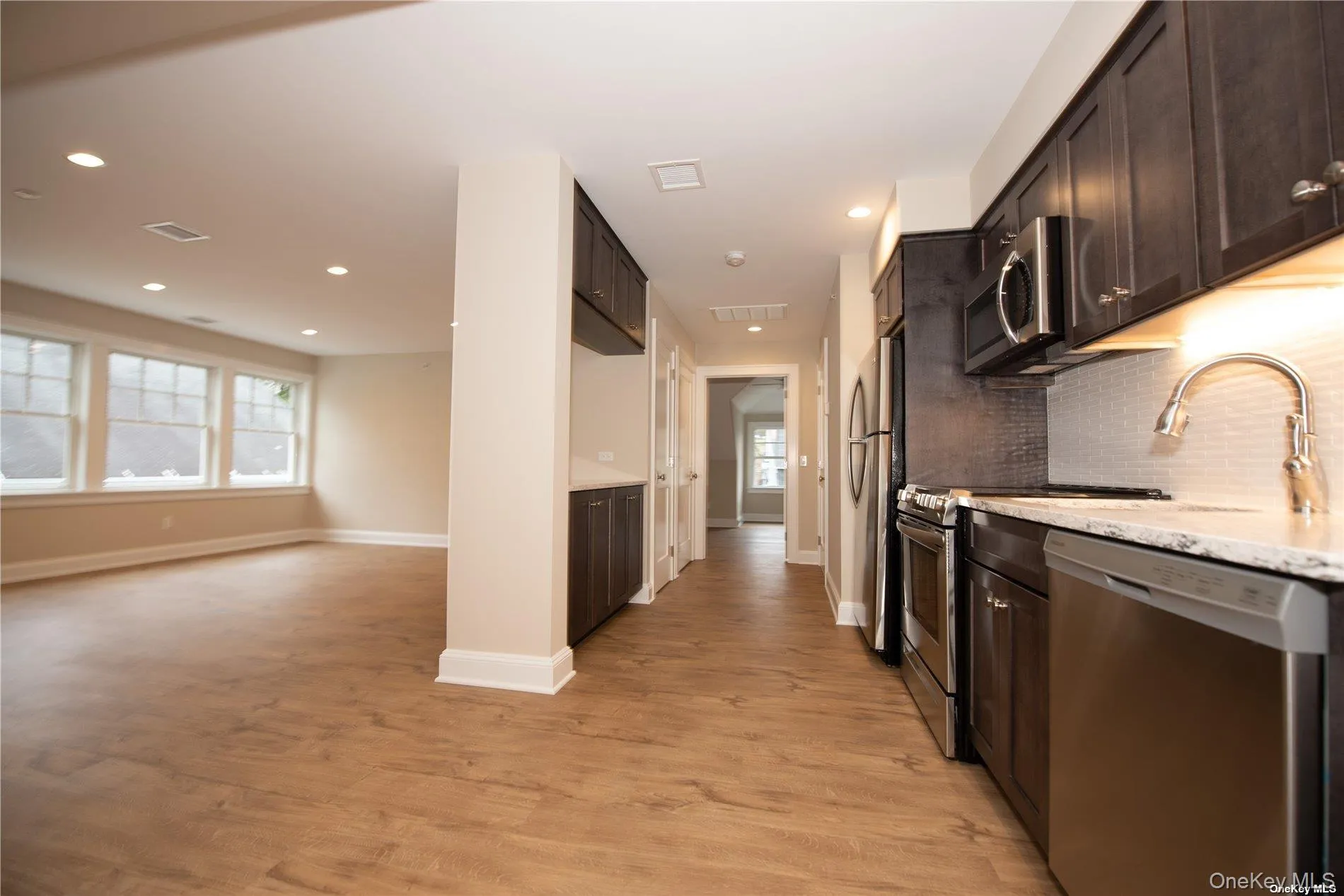 444 New York Avenue, Huntington, NY, 1 Bedroom Bedrooms, 3 Rooms Rooms,1 BathroomBathrooms,Residential Lease,Idx,New York,0,924452 444 New York Avenue, Huntington, NY, 1 Bedroom Bedrooms, 3 Rooms Rooms,1 BathroomBathrooms,Residential Lease,Idx,New York,0,924452