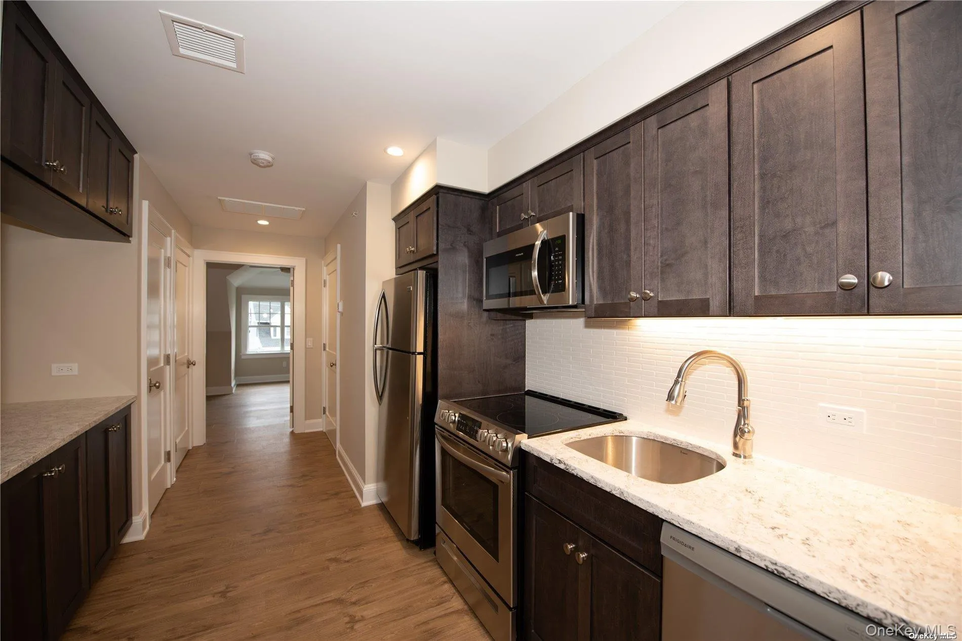 444 New York Avenue, Huntington, NY, 1 Bedroom Bedrooms, 3 Rooms Rooms,1 BathroomBathrooms,Residential Lease,Idx,New York,0,924452 444 New York Avenue, Huntington, NY, 1 Bedroom Bedrooms, 3 Rooms Rooms,1 BathroomBathrooms,Residential Lease,Idx,New York,0,924452